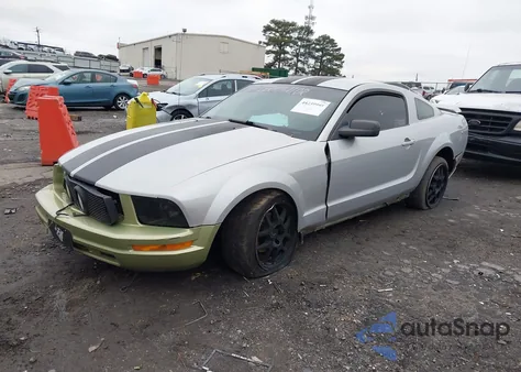 2007 Ford Mustang V6 Deluxe/V6 Premium z USA, uszkodzony, nr VIN 1ZVFT80N575290564